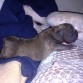 con su mami...