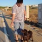 Nala junto a mi marido. El mide 1,82m