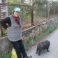 Mi abuela y mi perra dando un paseo