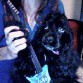 Mi perrita tocando la guitarra jeje
