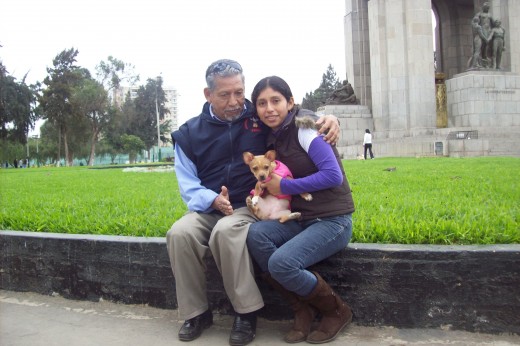 Con mi abuelito y mi mami... toda posera yo jeje