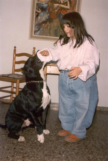 Éstos somos Capi y yo.
Si no recuerdo mal, la foto fue tomada durante el Carnaval de 1998.