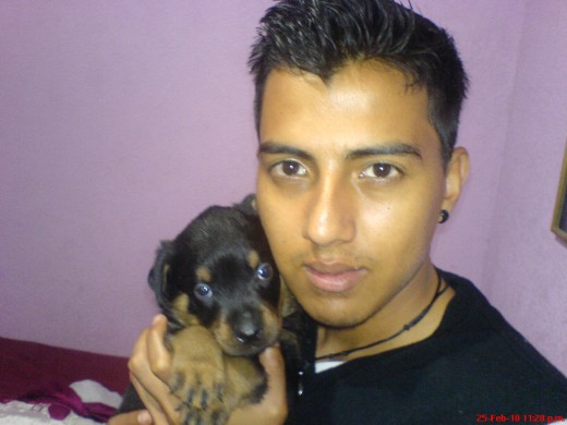 ten esa foto tiene un mes y 4 diaz su nombre es athos ten esa foto tiene un mes y 4 diaz su nombre es athos