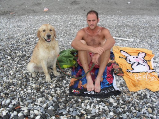 le encanta la playa a este lukas!